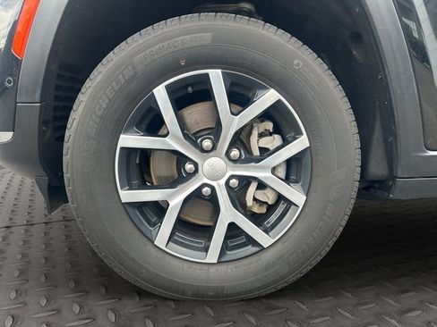 Used 2023 Jeep Grand Cherokee L Limited w/ Luxury Tech Group II image 25