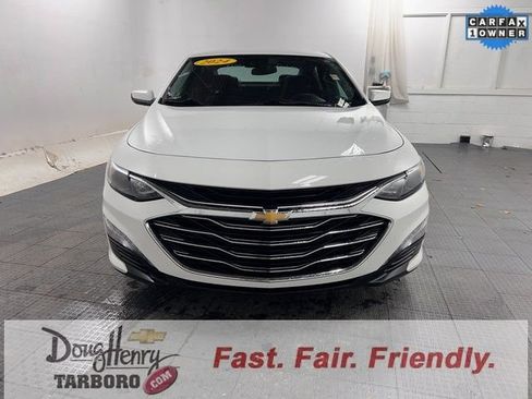 Used 2024 Chevrolet Malibu LT FWD image 2