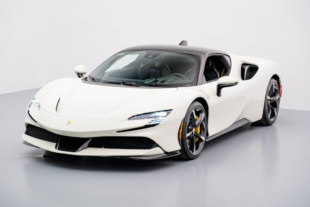 Used 2021 Ferrari SF90 Stradale AWD/4WD image 1