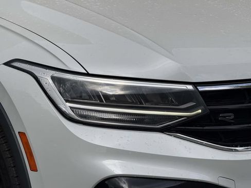 Certified 2022 Volkswagen Tiguan SE R-Line AWD/4WD image 10