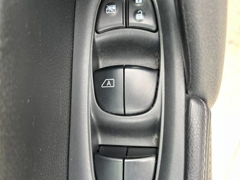 Used 2016 Nissan Rogue SV w/ SV Moonroof Package image 20