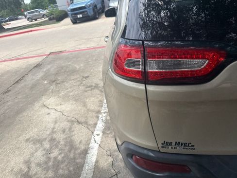 Used 2014 Jeep Cherokee Limited FWD image 5