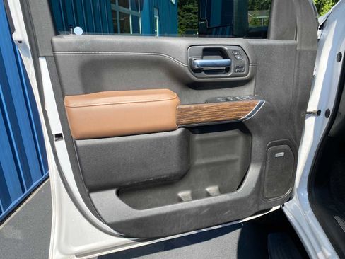 Used 2022 Chevrolet Silverado 3500 High Country image 45