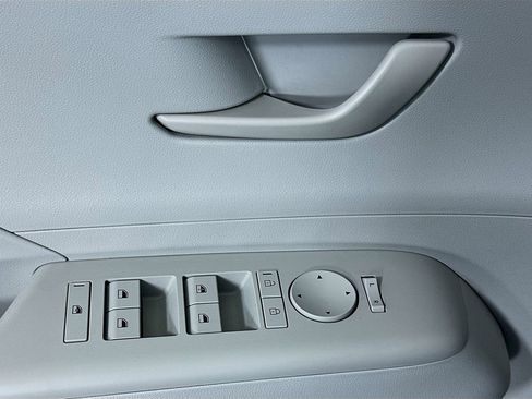 Certified 2025 Hyundai Kona SEL image 17