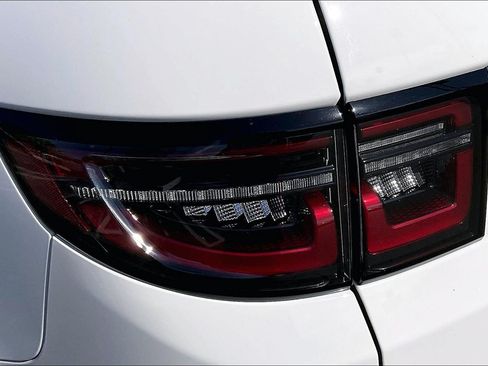 Certified 2025 Land Rover Discovery Sport Dynamic SE AWD/4WD image 27