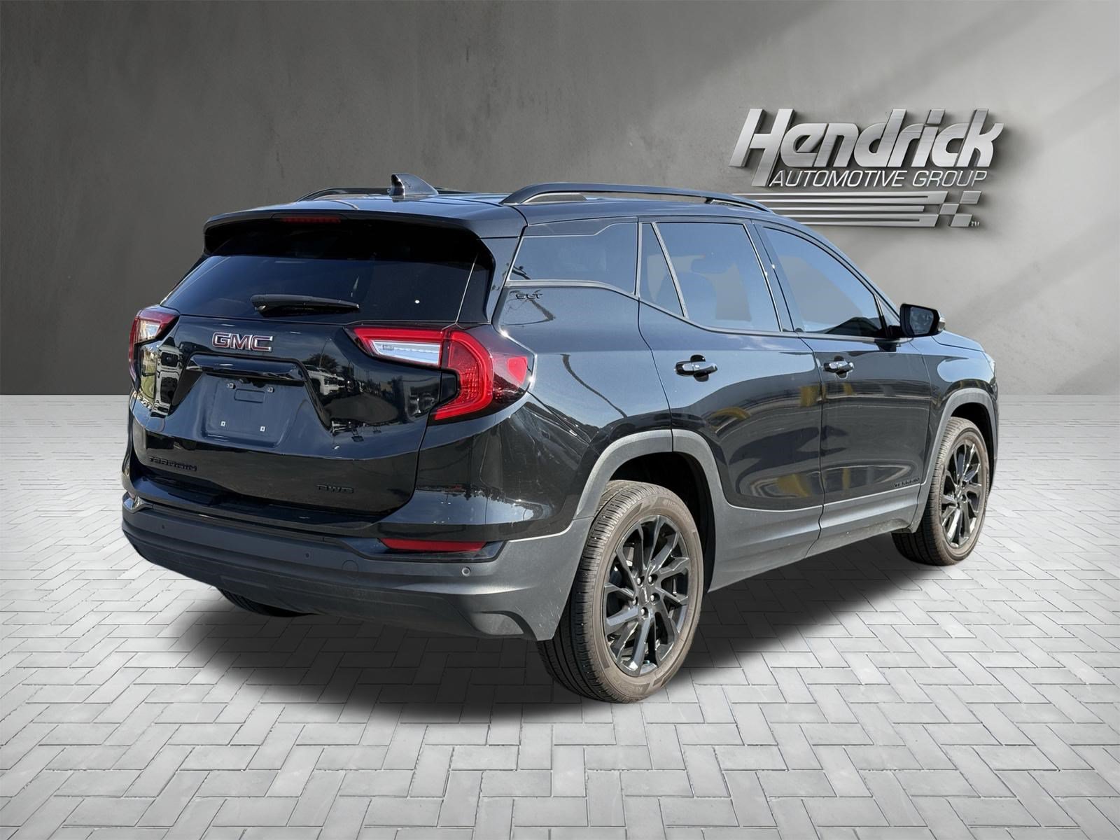 Used 2024 GMC Terrain SLT w/ Elevation Edition AWD/4WD image 10