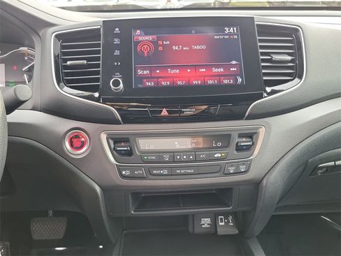 Used 2022 Honda Ridgeline Sport image 12