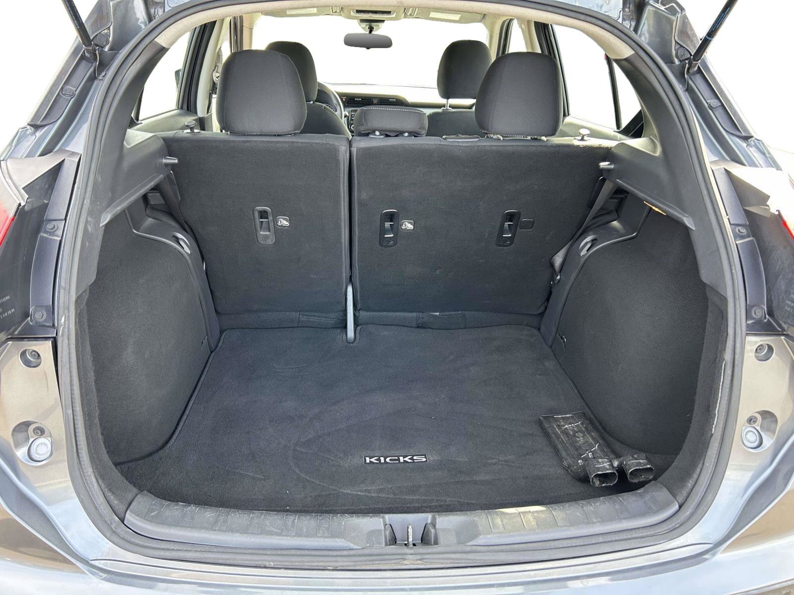 Used 2021 Nissan Kicks SV FWD image 8