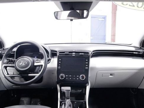 Used 2023 Hyundai Tucson SE image 16