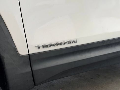 Used 2020 GMC Terrain SLE FWD image 14