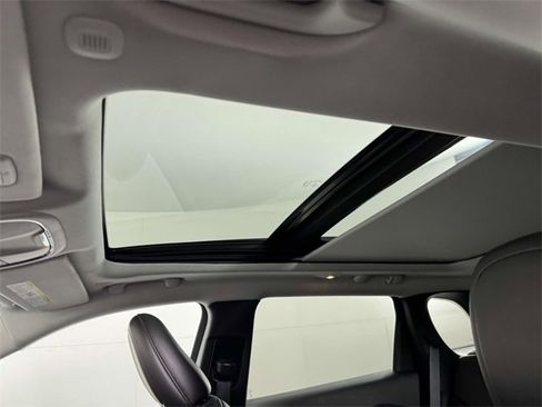 Used 2023 Jeep Cherokee Altitude Lux w/ Lux Elite Package image 34