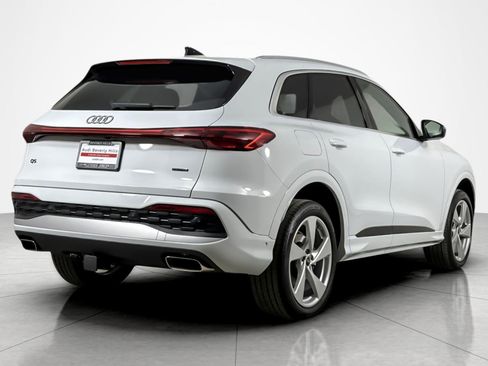 Used 2025 Audi Q5 Premium Plus w/ Premium Plus AWD/4WD image 5