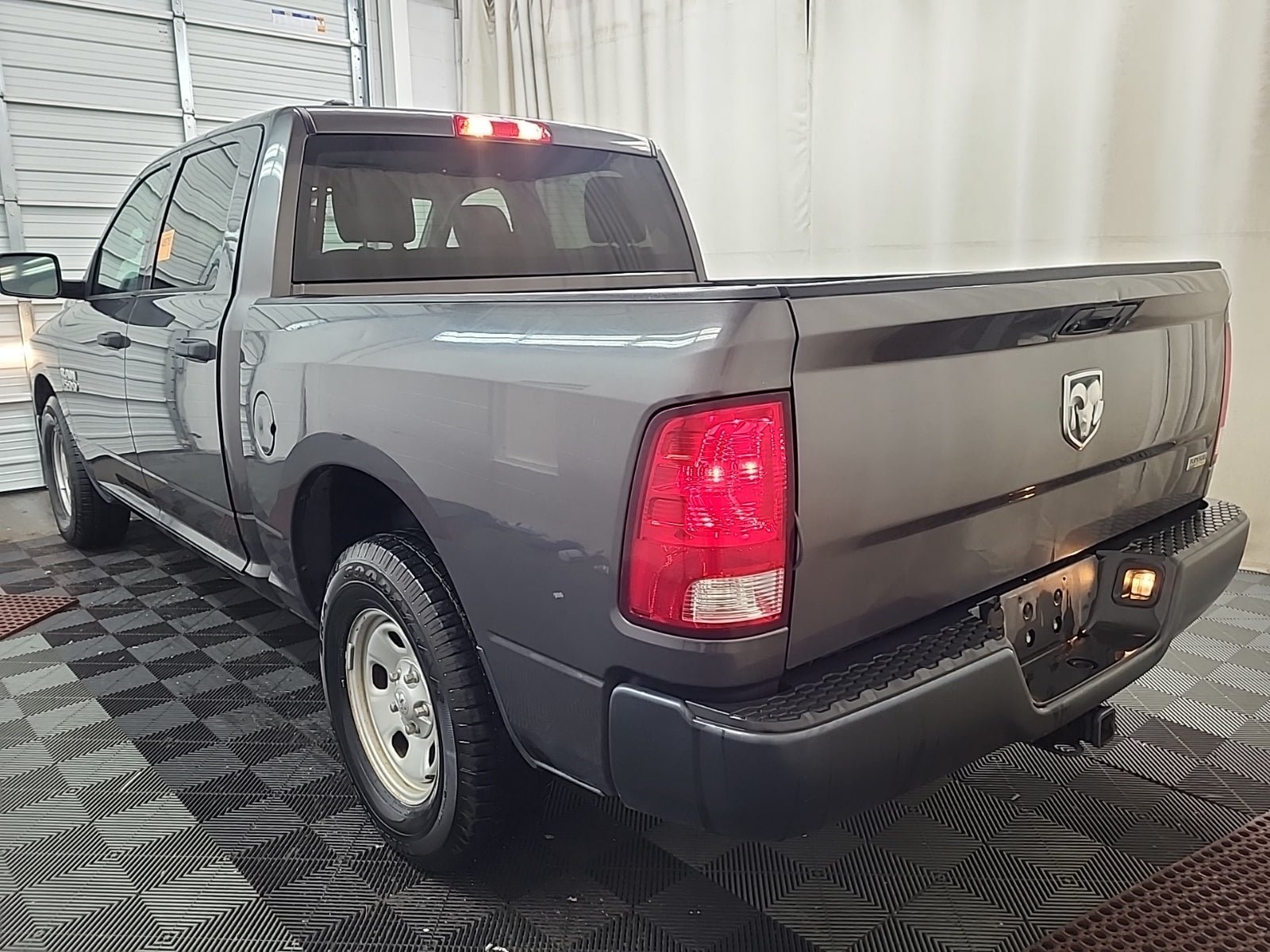 Used 2018 RAM 1500 Tradesman RWD image 4