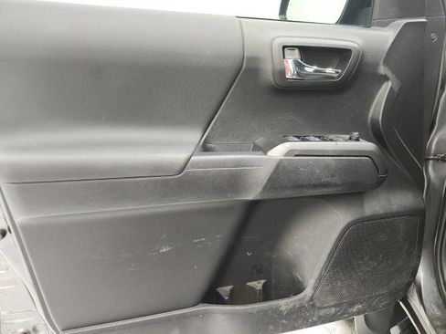 Used 2023 Toyota Tacoma TRD Off-Road image 11