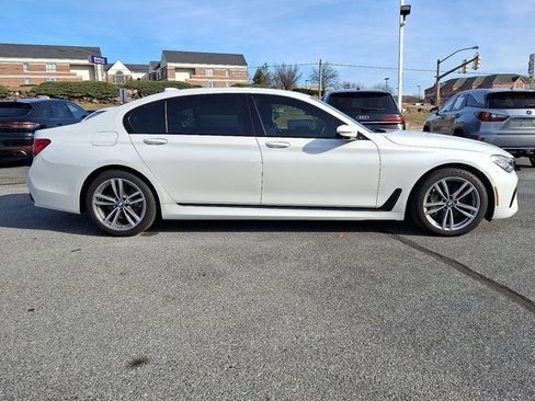 Used 2019 BMW 750i xDrive w/ Executive Package image 7