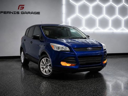 Used 2016 Ford Escape S FWD image 1