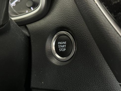 Used 2025 Toyota Corolla SE w/ SE Package image 20