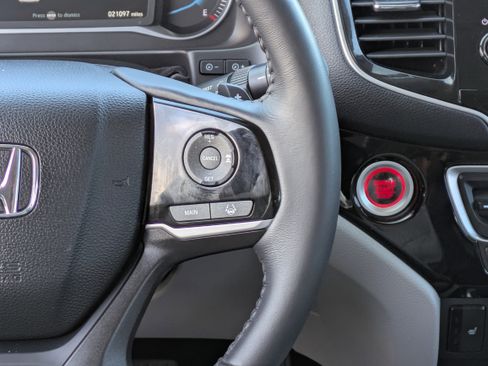Used 2022 Honda Pilot Touring image 23