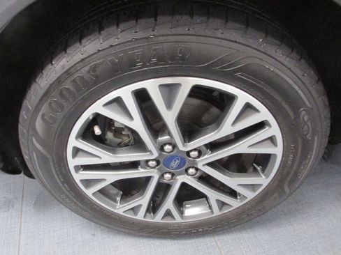 Used 2020 Ford Escape SEL image 14