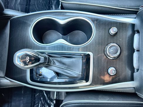 Used 2019 INFINITI QX60 Luxe w/ Essential Package image 22