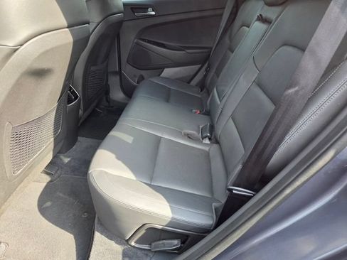 Used 2016 Hyundai Tucson Limited w/ Option Group 03 FWD image 9
