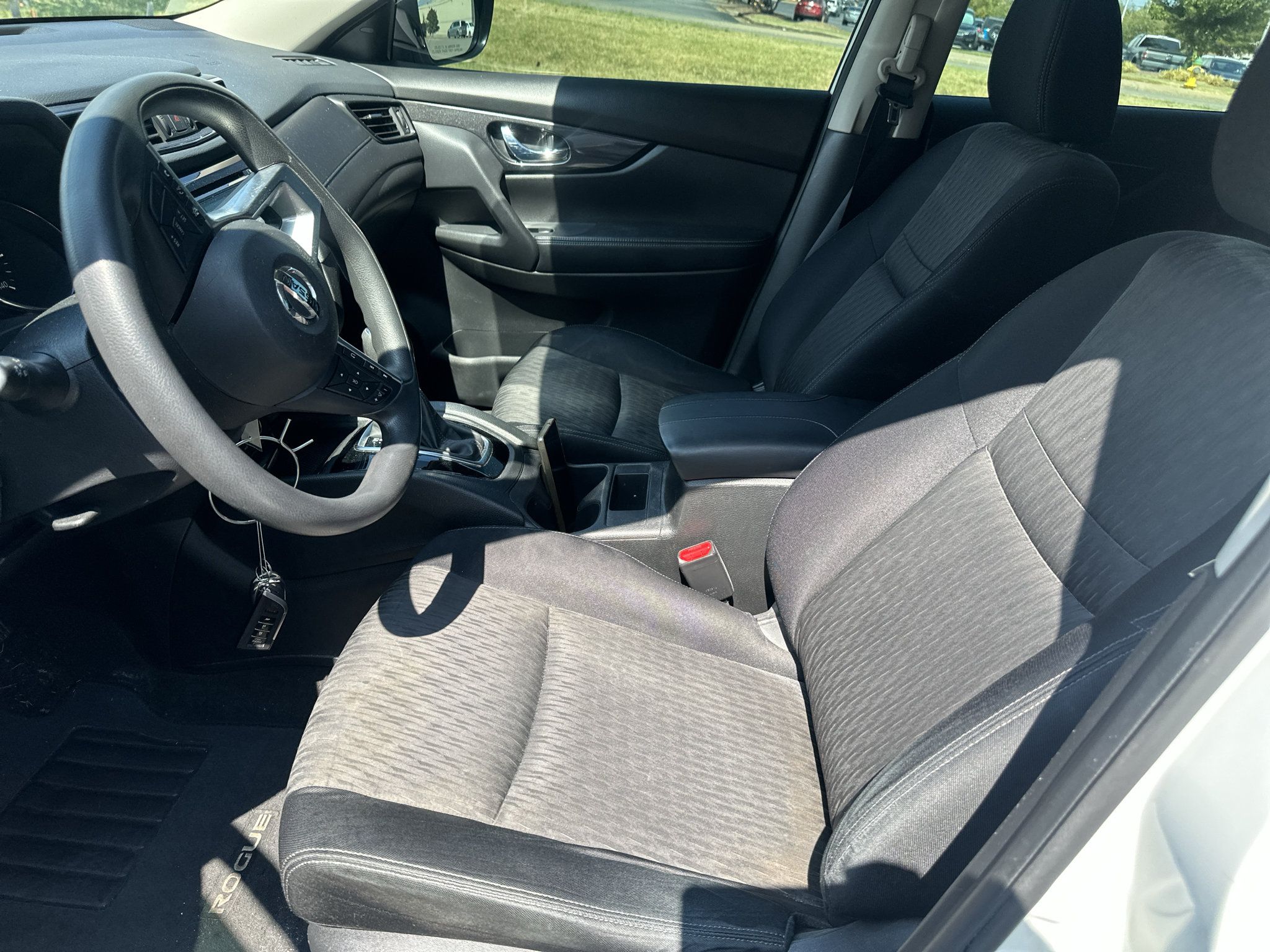 Used 2017 Nissan Rogue S AWD/4WD image 18