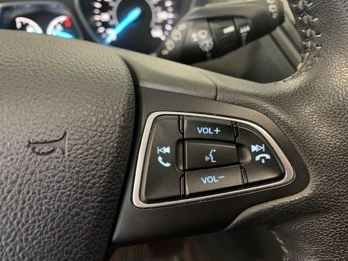 Used 2019 Ford Escape SEL image 17