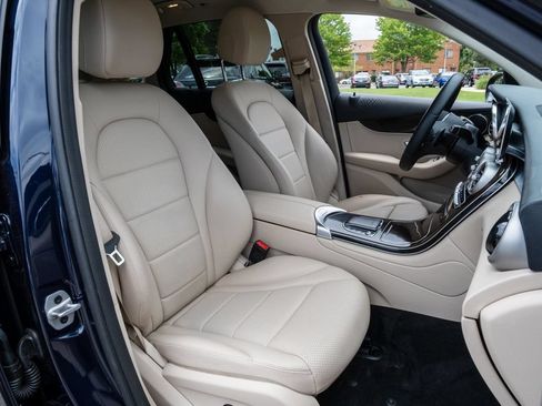Used 2022 Mercedes-Benz GLC 300 4MATIC image 27