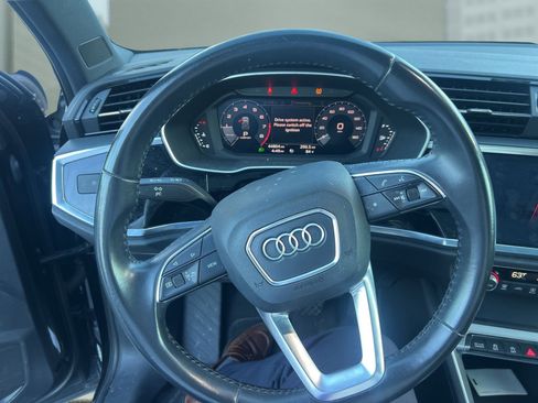 Used 2020 Audi Q3 2.0T Premium w/ Convenience Package image 5