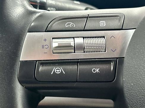 Used 2025 Hyundai Kona SEL FWD image 32
