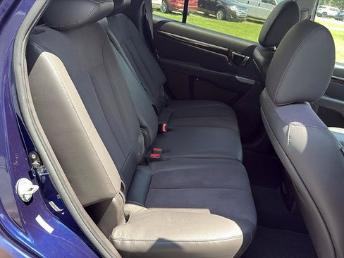 Used 2010 Hyundai Santa Fe SE w/ Premium Pkg 3 FWD image 17