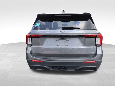 Used 2025 Ford Explorer ST-Line w/ ST-Line Street Pack image 8