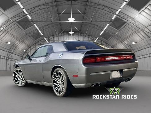Used 2011 Dodge Challenger RWD image 10