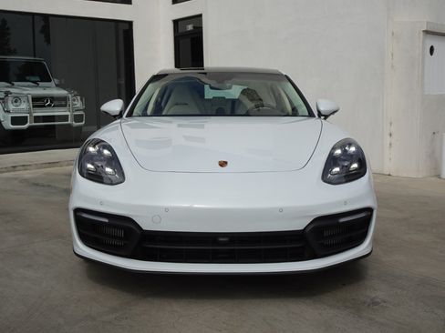 Used 2022 Porsche Panamera Platinum Edition RWD image 2