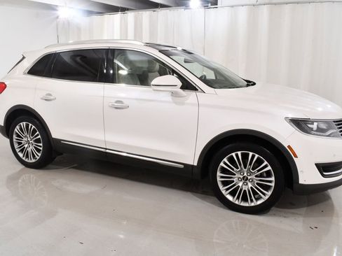 Used 2017 Lincoln MKX Reserve w/ Driver Assistance Package image 5