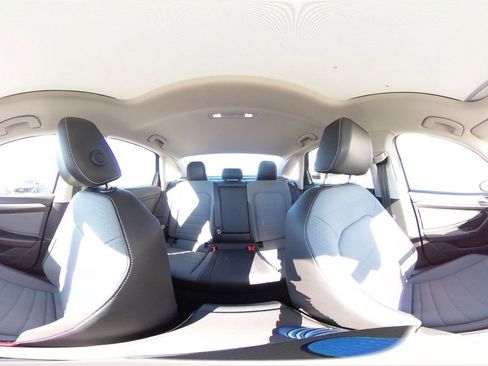 Used 2025 Volkswagen Jetta SE image 41