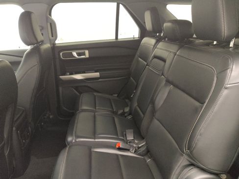 Used 2023 Ford Explorer XLT w/ Equipment Group 202A image 18