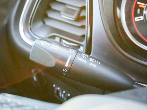 Used 2016 Dodge Challenger SXT image 18