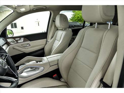 Certified 2025 Mercedes-Benz GLS 450 4MATIC image 14