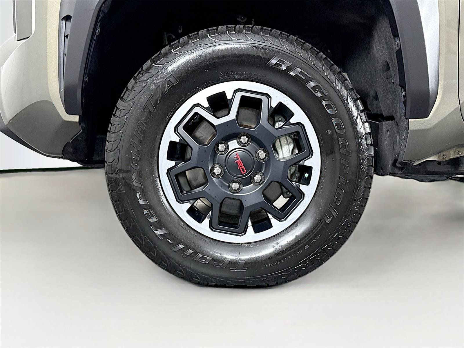 Used 2024 Toyota Tacoma TRD Off-Road AWD/4WD image 40