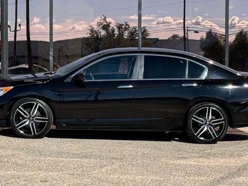 Used 2017 Honda Accord Sport Special Edition image 4