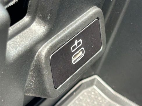 Used 2025 BMW i4 eDrive40 w/ Premium Package RWD image 44