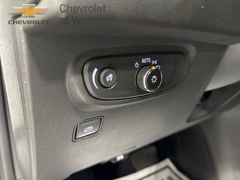 Used 2023 GMC Terrain SLE w/ Driver Convenience Package image 13