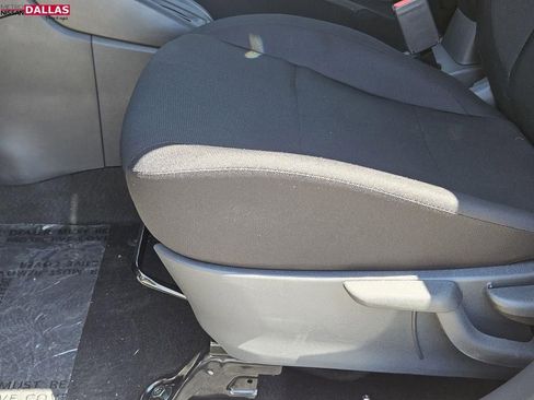 New 2025 Nissan Kicks Play S image 18