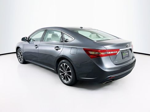 Used 2017 Toyota Avalon XLE Premium FWD image 5