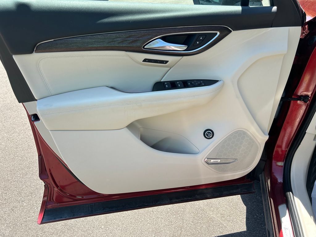 Used 2023 Buick Envision Avenir AWD/4WD image 17