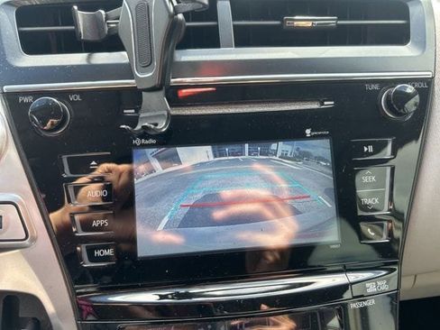 Used 2016 Toyota Prius V Three image 3