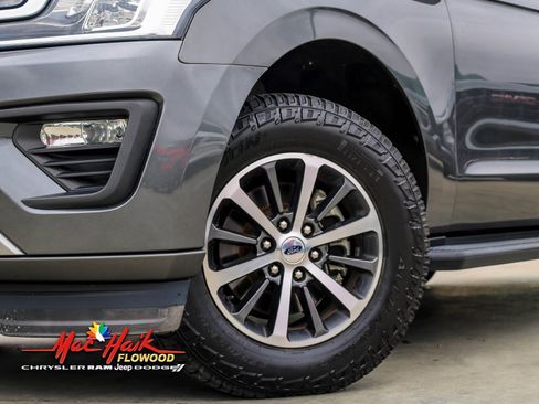 Used 2021 Ford Expedition Max XLT image 2