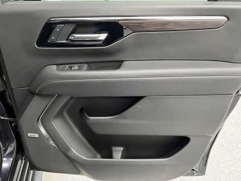 Used 2025 Chevrolet Suburban Premier image 49