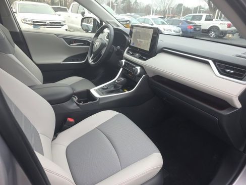 Used 2025 Toyota RAV4 Limited image 13